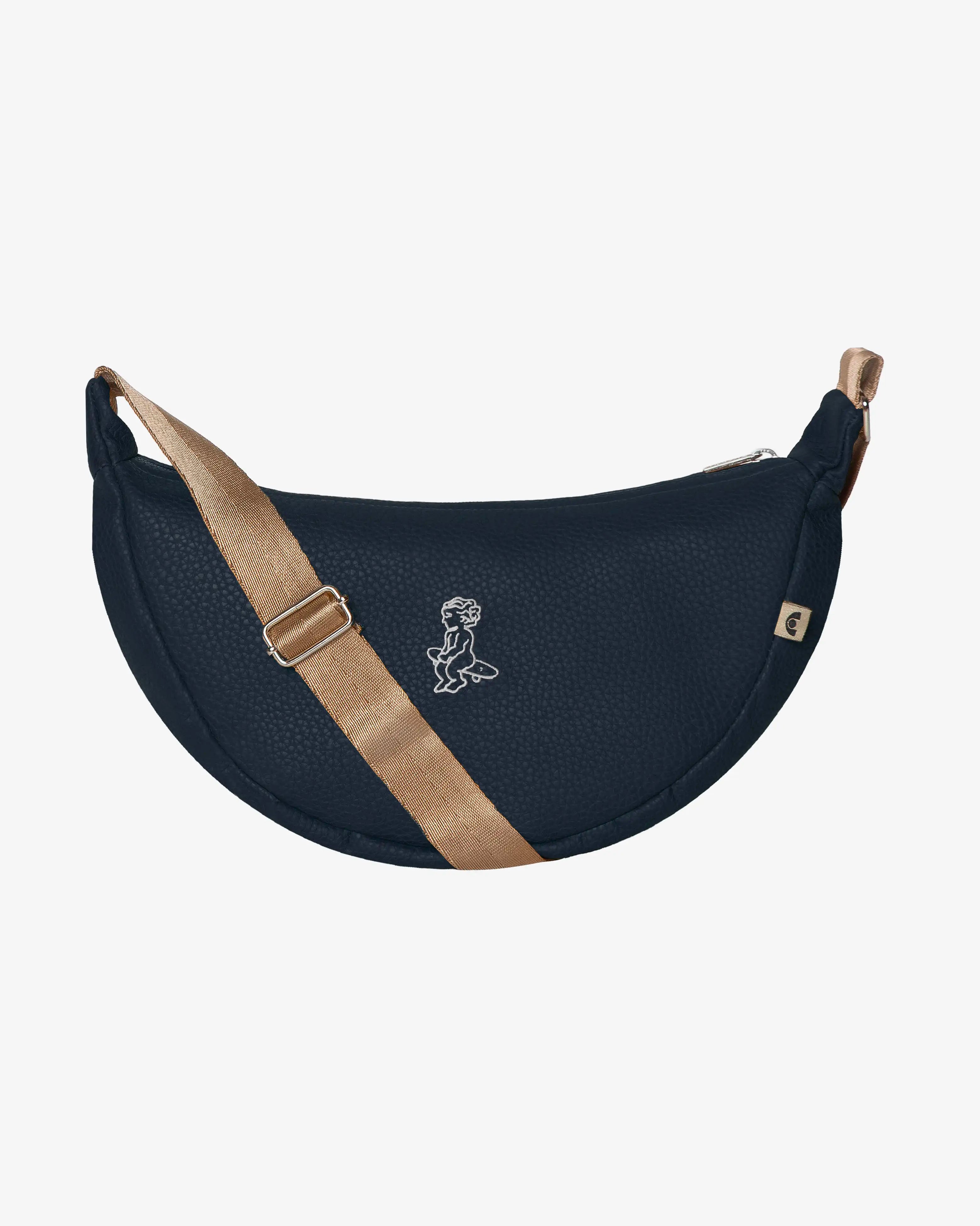 Ocean synthetic leather material for a sleek and durable finish
Adjustable nylon strap for different carrying options
Zipped back pocket for secure storage
Spacious interior with an additional interior pocket
Dimensions: 29cm (length) x 16cm (height) x 10cm (width)
Ikon embroidery detail
Handmade in Portugal