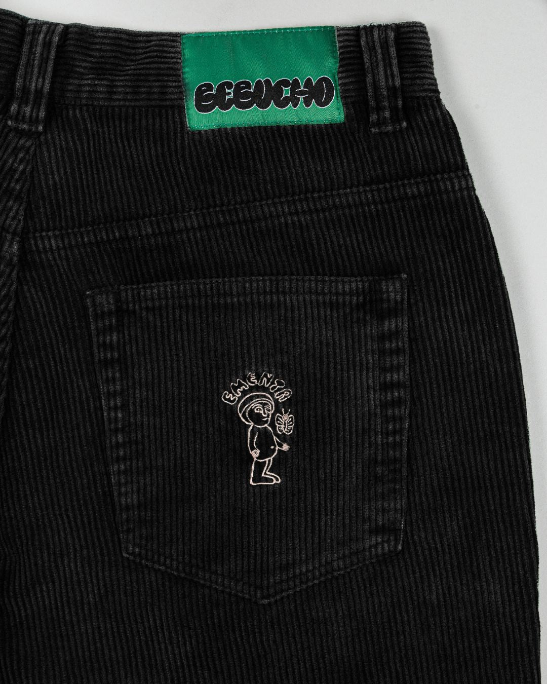 Artist Edition
100% cotton corduroy material
Baggy fit
Embroidery design on the front pocket
Bebucho design embroidered on the back pocket
Deep side pockets for functionality
Double-stitched seams for durability
