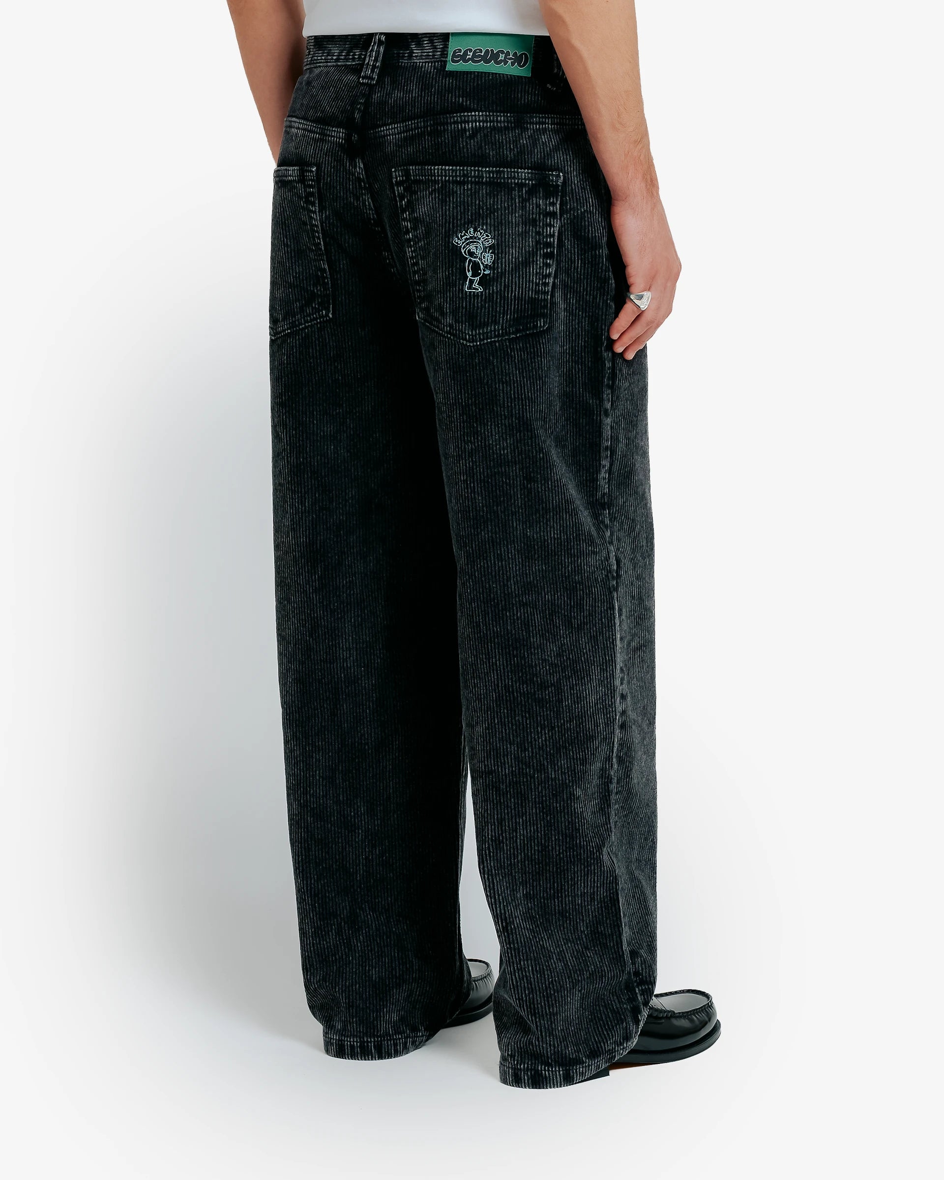 Artist Edition
Bonga is our baggy fit. It is very loose from waist to ankle, designed for comfort and a bold, laid-back look.
100% cotton corduroy for a soft, textured feel
Classic five-pocket design with belt loops
Button closure with full button fly for secure fastening
Embroidered front pocket butterfly detail
Bebucho design embroidered on the back pocket
Reinforced stitching ensures durability
Wide wale corduroy with bold ridges for extra texture
Unisex fit designed to suit all genders