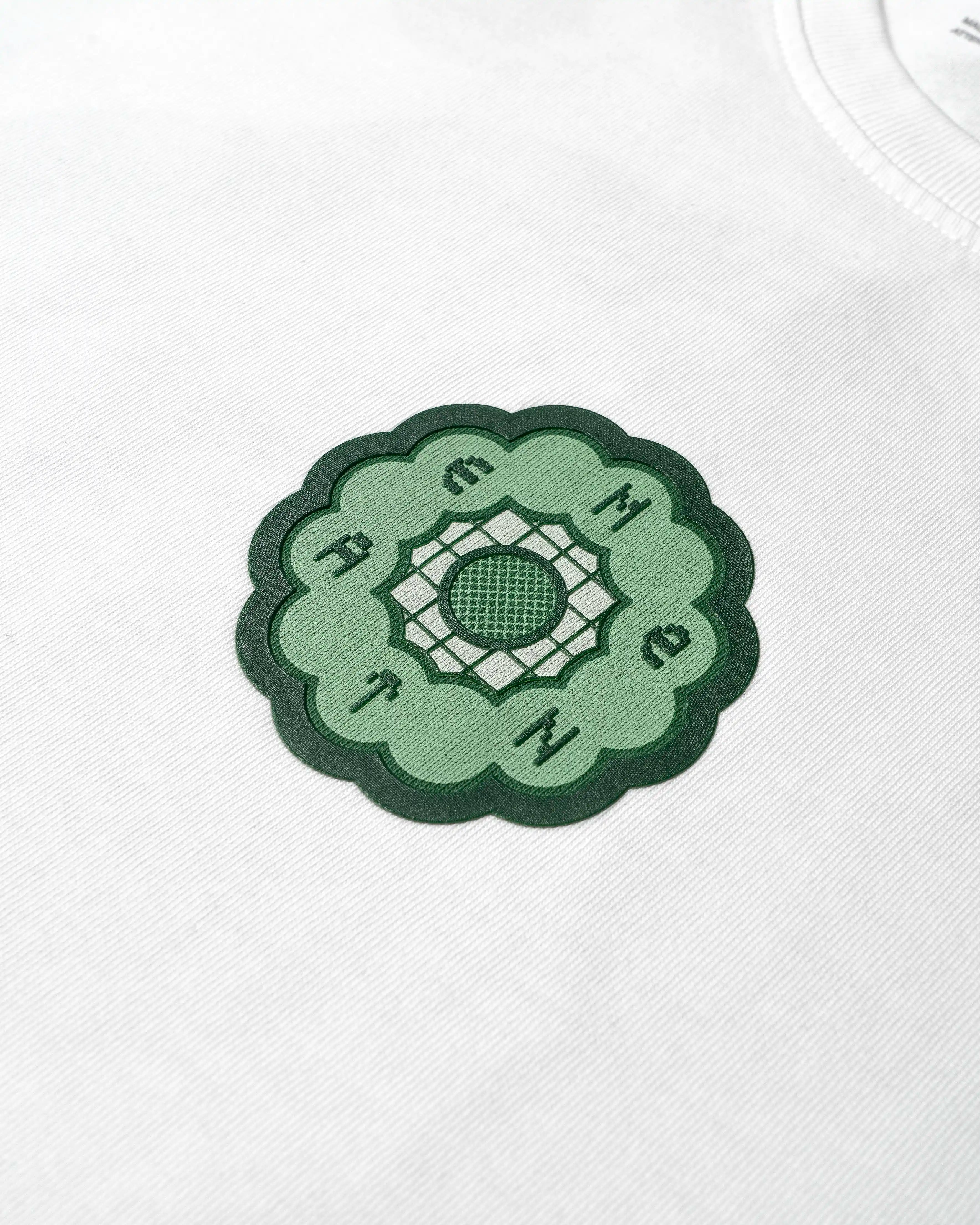 100% Cotton (220gsm)
Heavyweight cotton fabric with soft hand-feel
Boxy, relaxed fit with dropped shoulders
Ribbed crewneck collar
Screen-printed graphic on front and back
"EMENTA© Moved By Friendship" motto on the back with the Garden Flower design
Double-stitched hems for durability
Made in Portugal