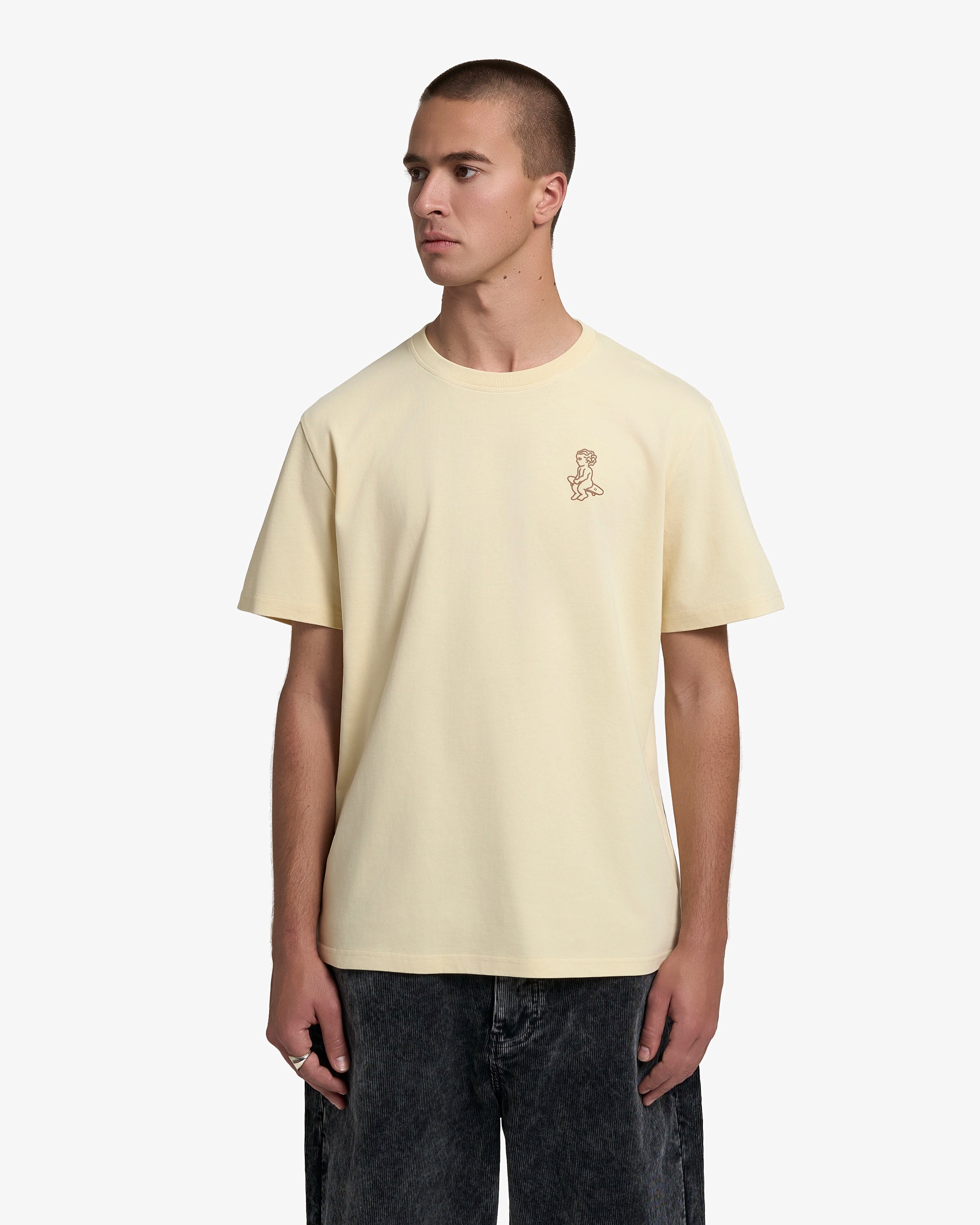 100% cotton with a soft, medium-weight feel
Regular fit for everyday ease
Classic cut with short sleeves
Small brown Ikon logo embroidered on the chest
Crafted to retain shape wash after wash
Made in Portugal with quality attention