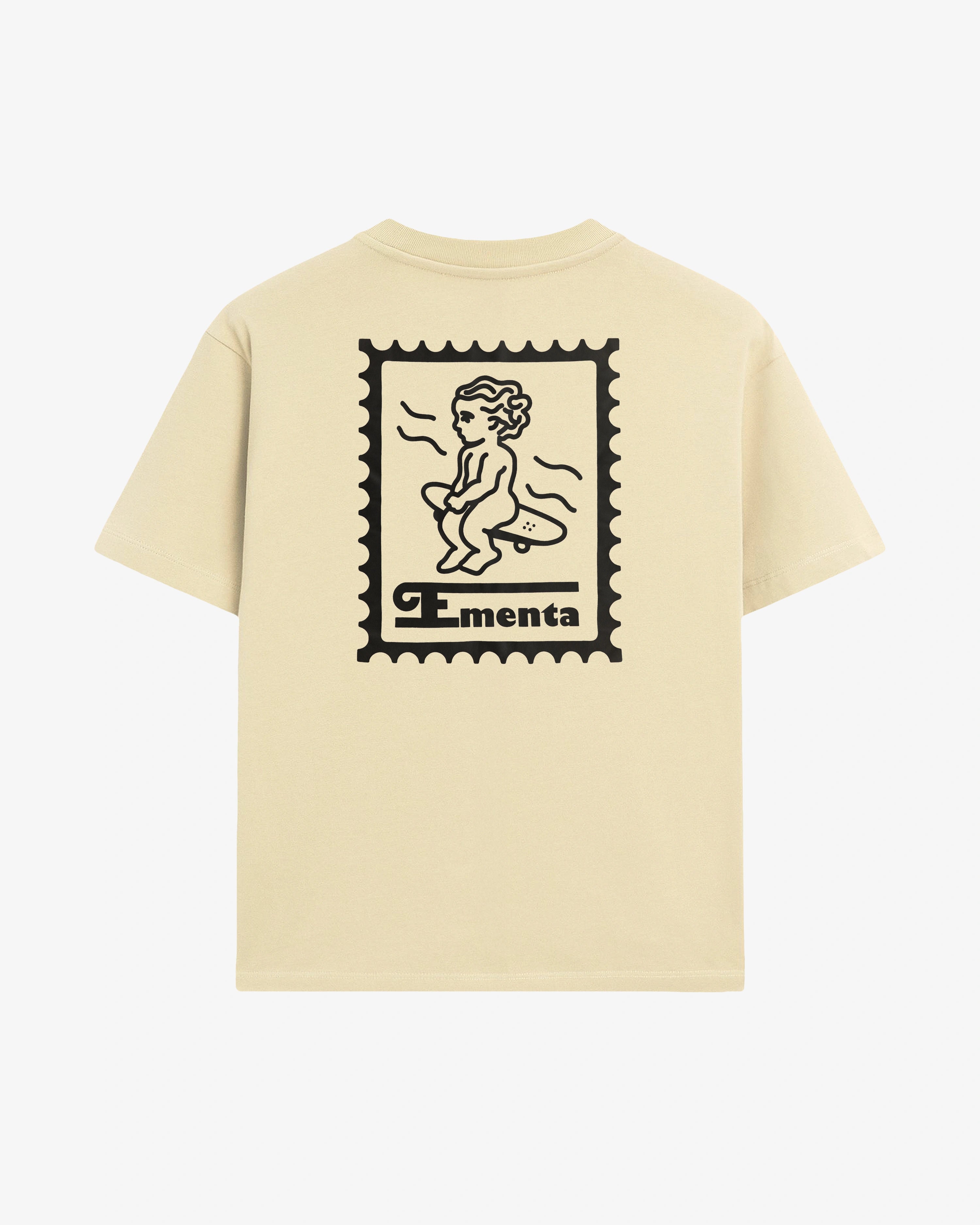 Mid-weight 100% cotton t-shirt (220 gsm)
Small front logo and bold back Ikon Stamp graphic
Ribbed crewneck for structure and comfort
Soft hand-feel with durable construction
Beije colorway
Built for everyday wear
Unisex fit
Made in Portugal
