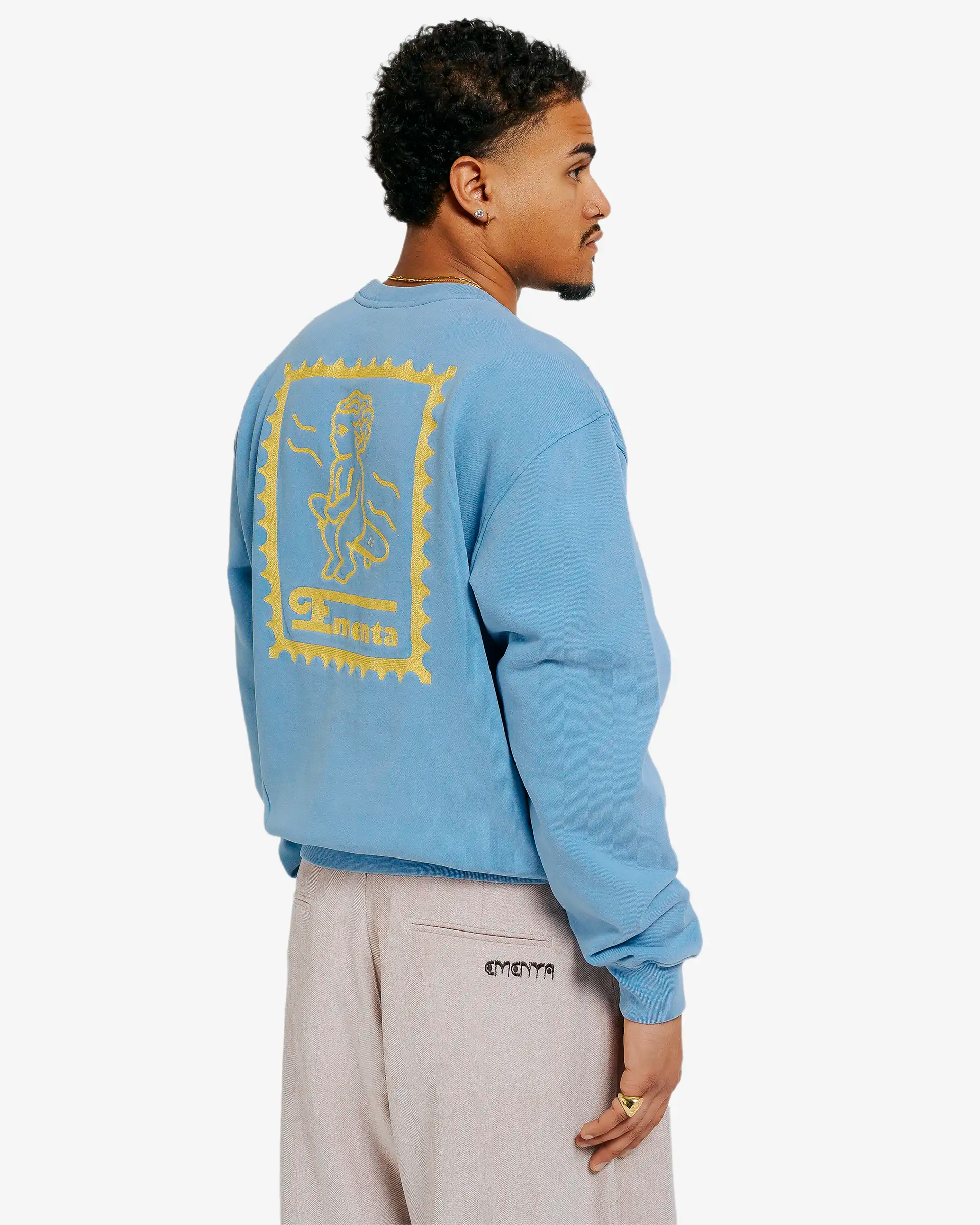 Heavy organic cotton fabric
Winter sky washed color with embroidered details in butter
100% Cotton
Embroidered Ikon Stamp design on the back
Ikon logo embroidered on the front
Fleece interior for added comfort
Designed for durability and long-lasting wear
Natural texture and weight
Comfortable fit for everyday wear
Made in Portugal