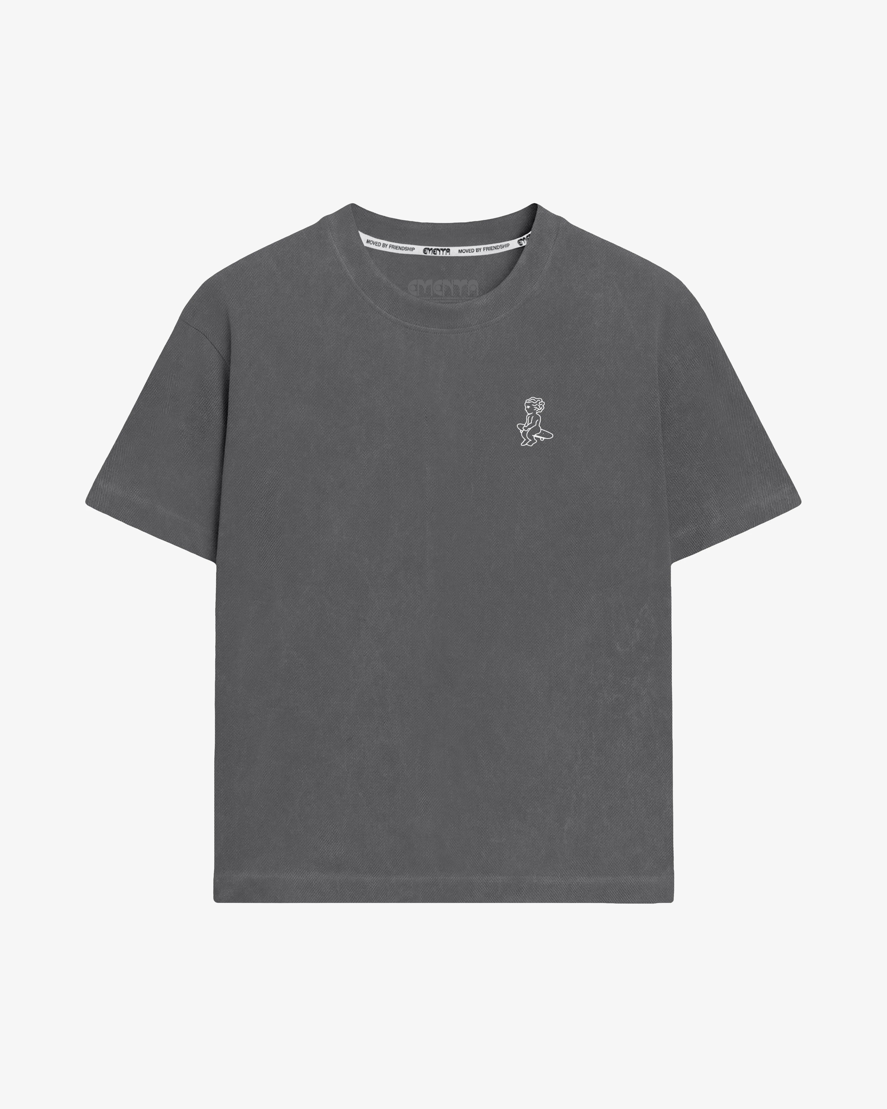100% cotton fabric with a washed finish and soft hand feel
Regular fit for everyday ease
Classic cut with short sleeves
Small white Ikon logo embroidered on the chest
Crafted to retain shape wash after wash
Made in Portugal with quality attention