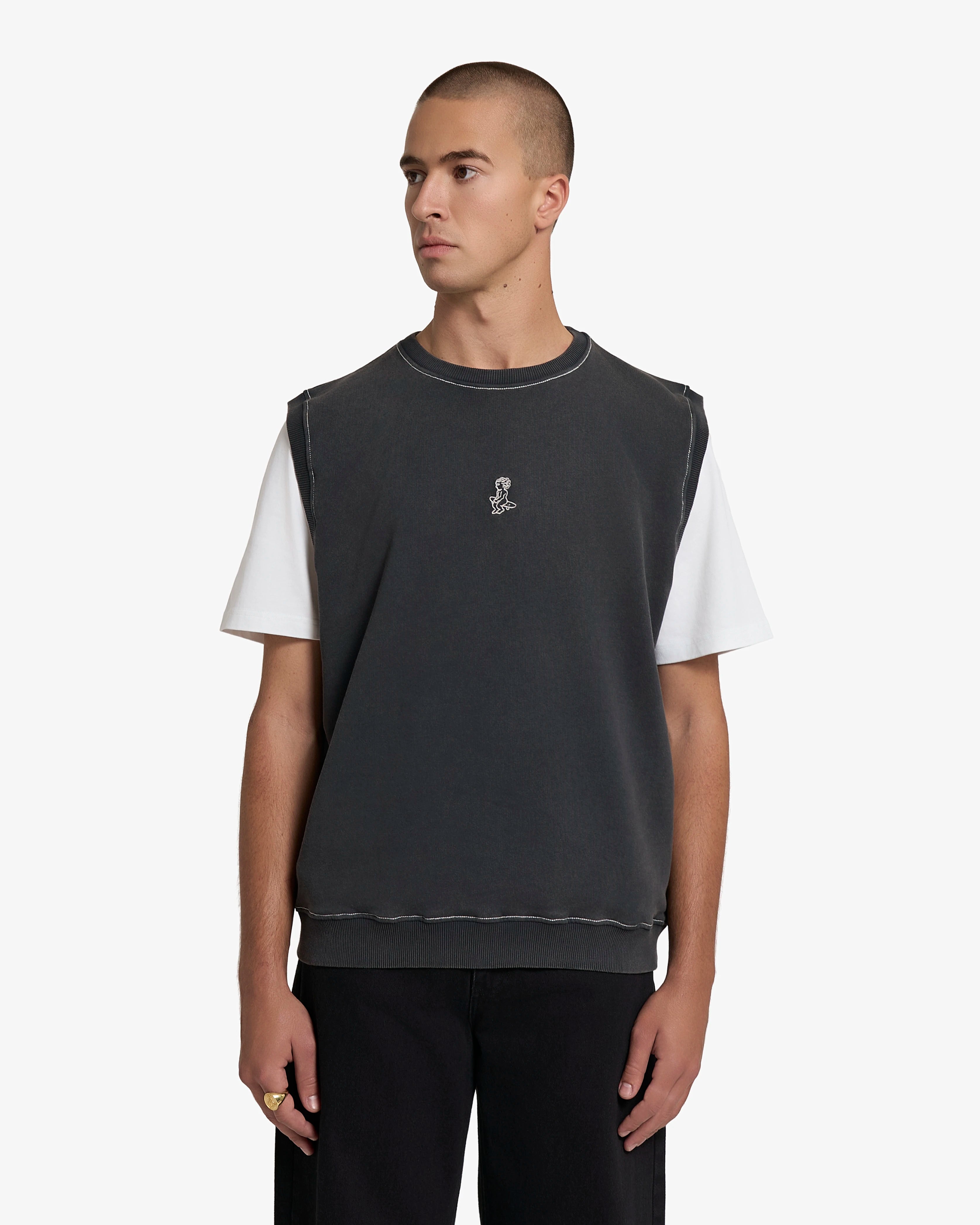 100% cotton
Grey washed color
Soft fabric construction
Relaxed, loose fit for ease of movement
Subtle chest embroidery for a minimalist touch
Made in Portugal
Unisex design