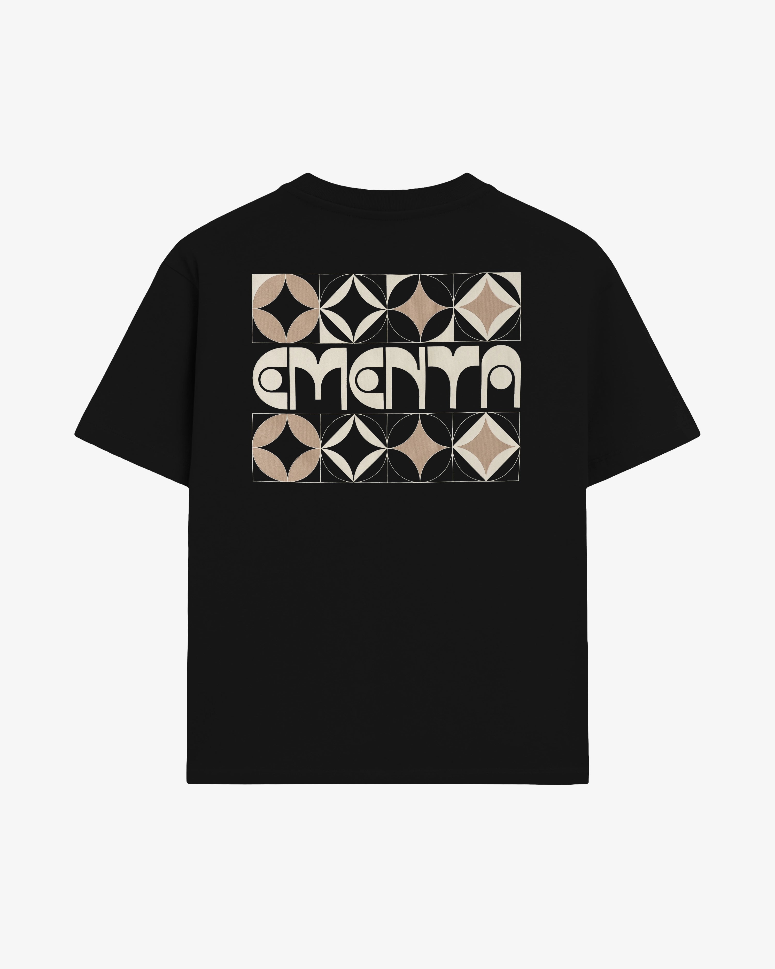 100% cotton, 240 g/m²
Soft yet structured heavyweight feel
Artwork is digitally designed in-house by our artists to ensure unique detail and precision
Black color with the "Lapa" print on the back
EMENTA dots logo on the front
Pre-shrunk to maintain size and shape after washing
Reinforced collar and double-stitched hems for lasting wear
Machine wash at 30°C, tumble dry low, iron inside out
Unisex fit
Made in Portugal
