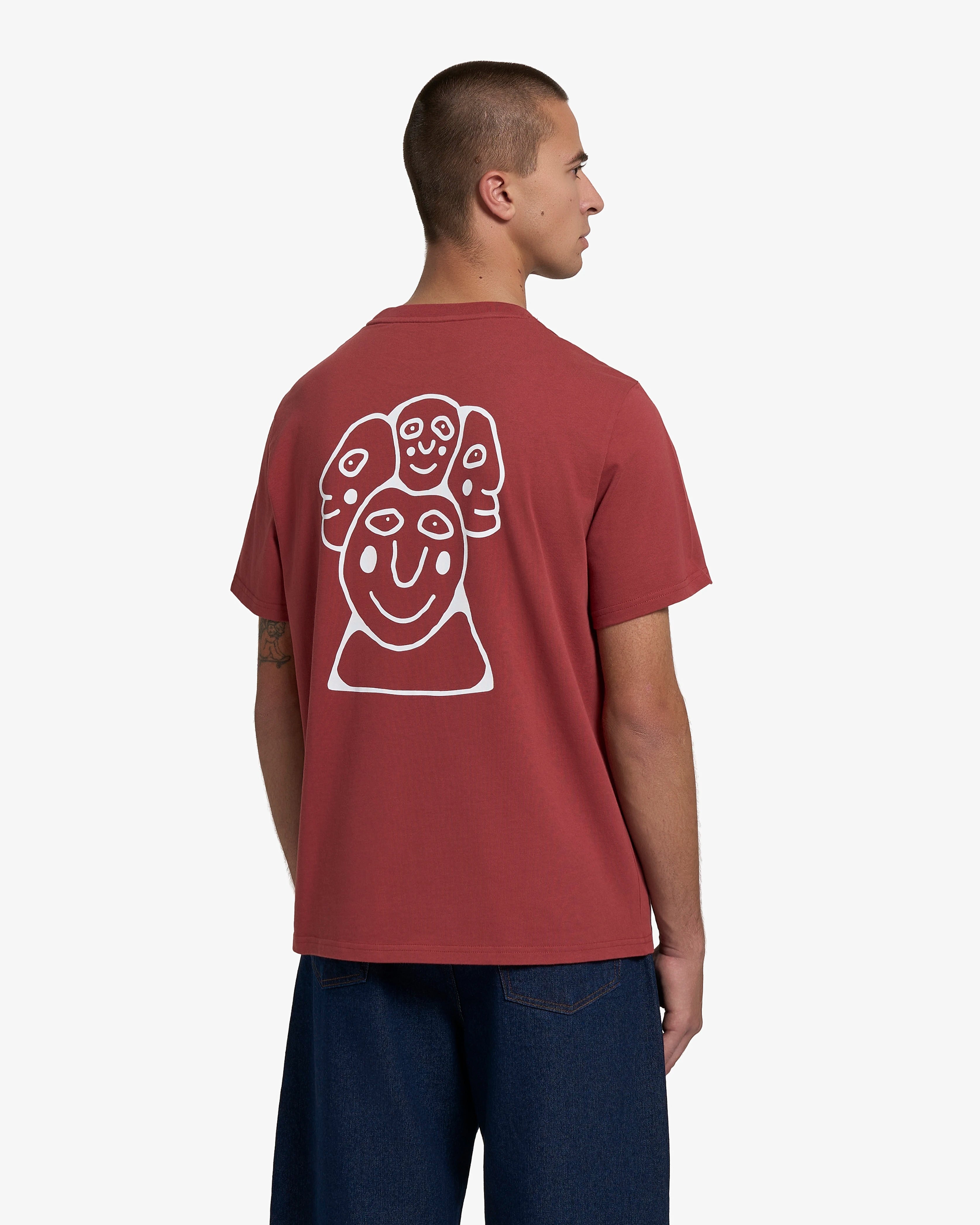 100% cotton, 240 g/m²
Soft yet structured heavyweight feel
Burgundy color with off-white "Loyalty" print on the back
Pre-shrunk to maintain size and shape after washing
Reinforced collar and double-stitched hems for lasting wear
Machine wash at 30°C, tumble dry low, iron inside out
Unisex fit
Made in Portugal