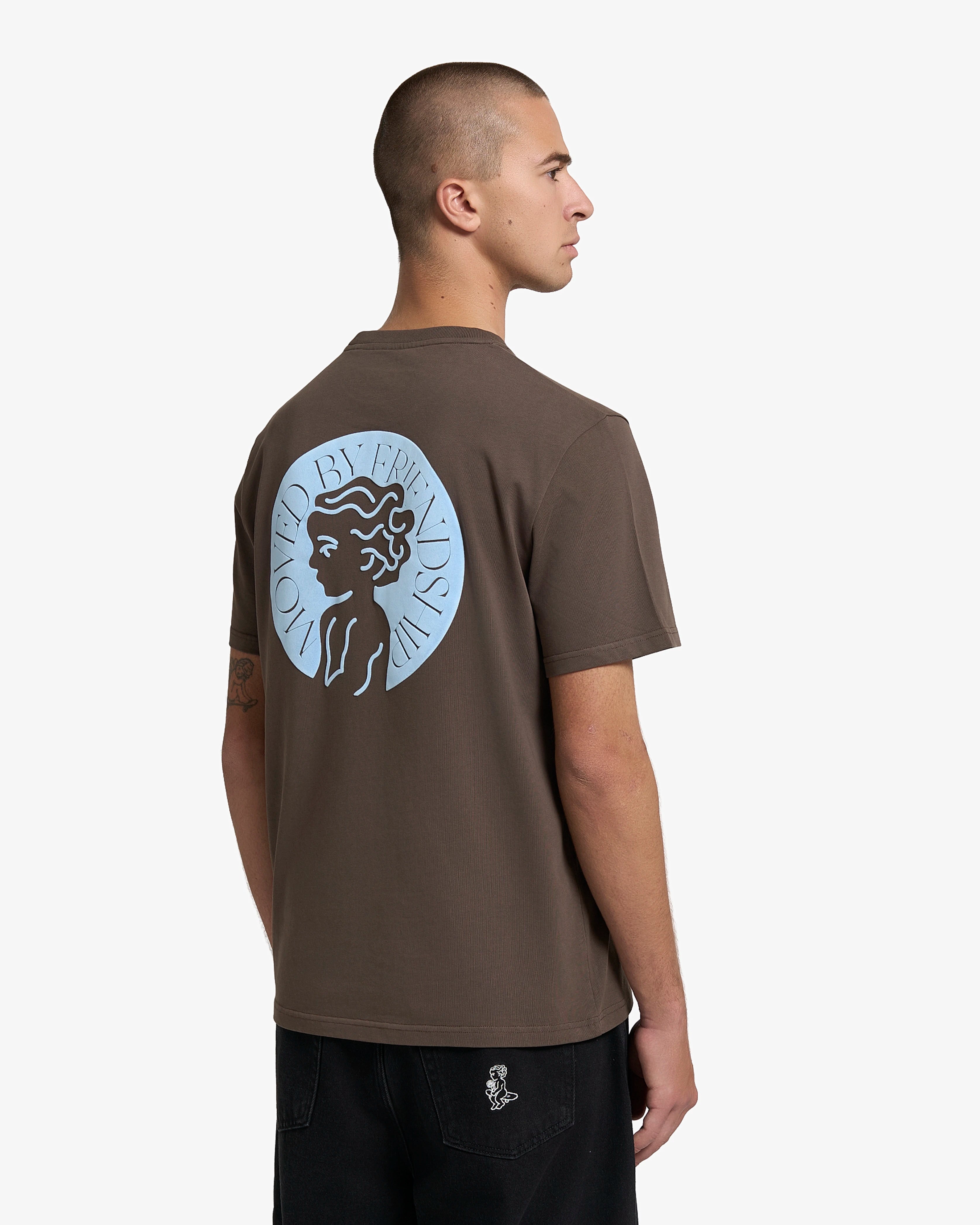 100% Cotton (220 gsm) for durability and comfort
Natural fit for everyday wear
Digitally designed by our in-house artist team
Chocolate color
Unisex
Made in Portugal