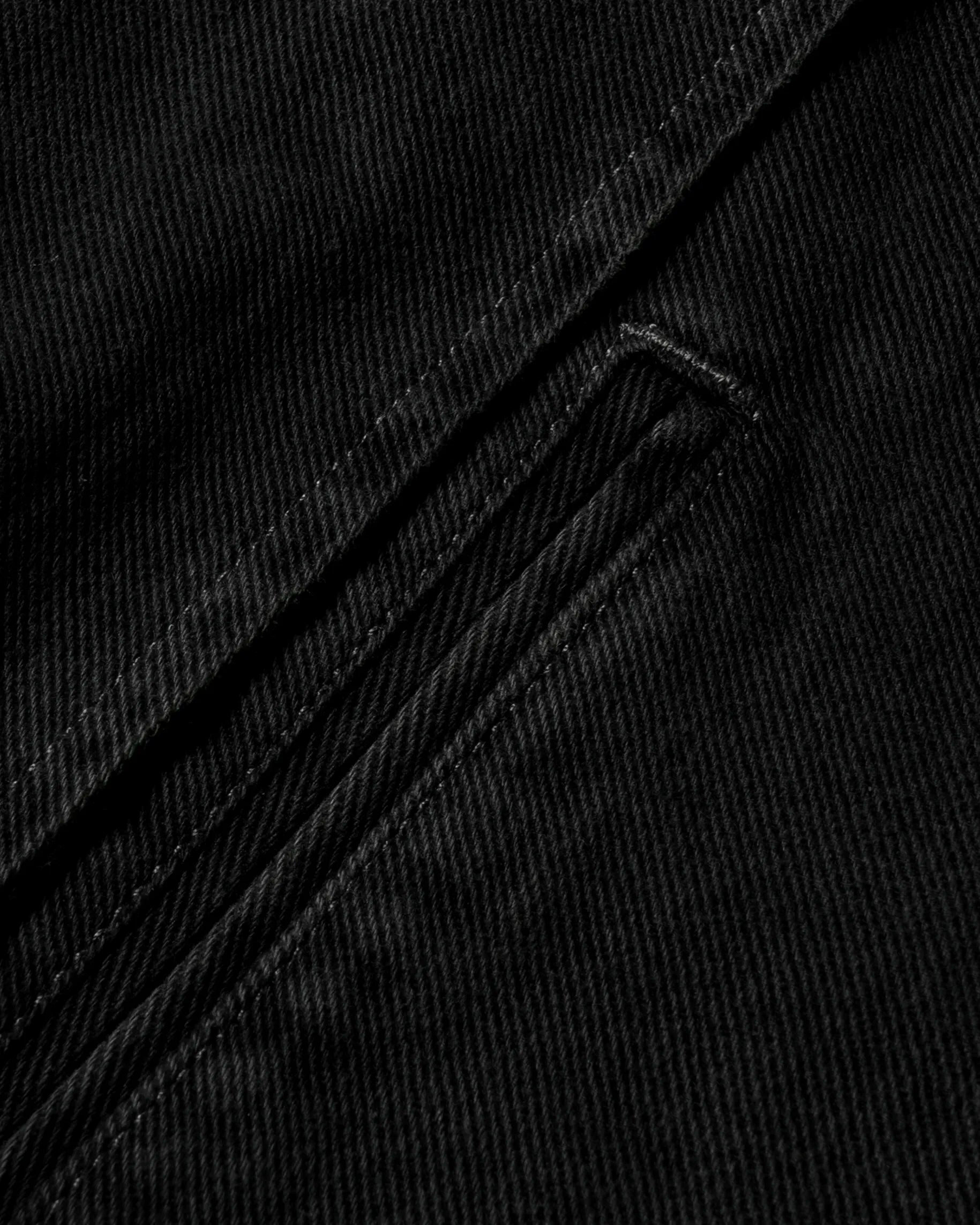 Crafted in Portugal from 100% cotton twill fabric, ensuring high quality and comfort
Inspired by Lisbon's rich culture and iconic swallows
Embroidered swallows on the chest add a unique touch
Durable twill fabric offers excellent longevity and wear resistance
Versatile style suitable for various occasions, from casual outings to cultural events
Thoughtfully designed to reflect the elegance and charm of Lisbon
Ideal for a blend of tradition and contemporary fashion
Provides a comfortable fit with attention t