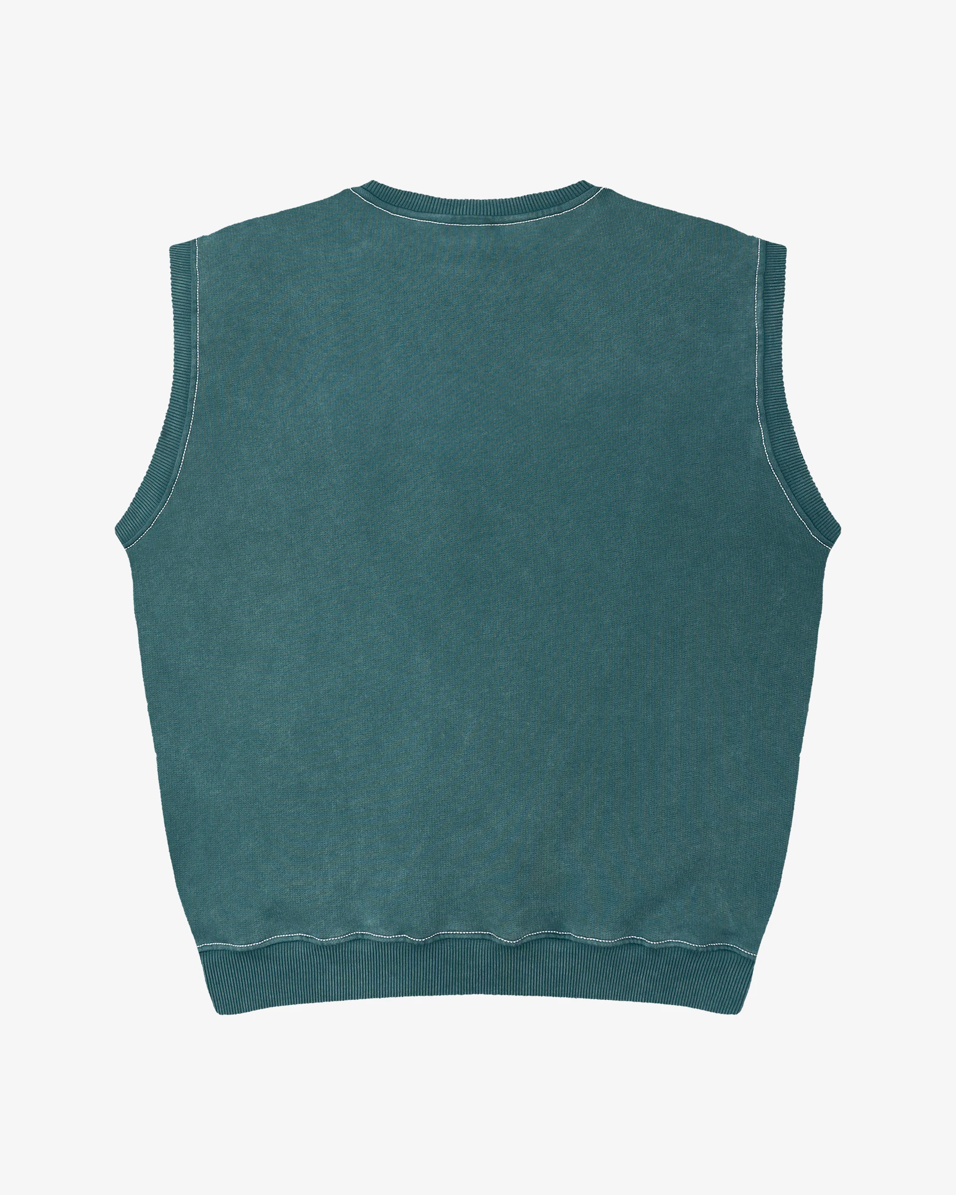 100% cotton
Teal washed colour
Soft fabric construction
Relaxed, loose fit for ease of movement
Subtle chest embroidery for a minimalist touch
Made in Portugal
Unisex design