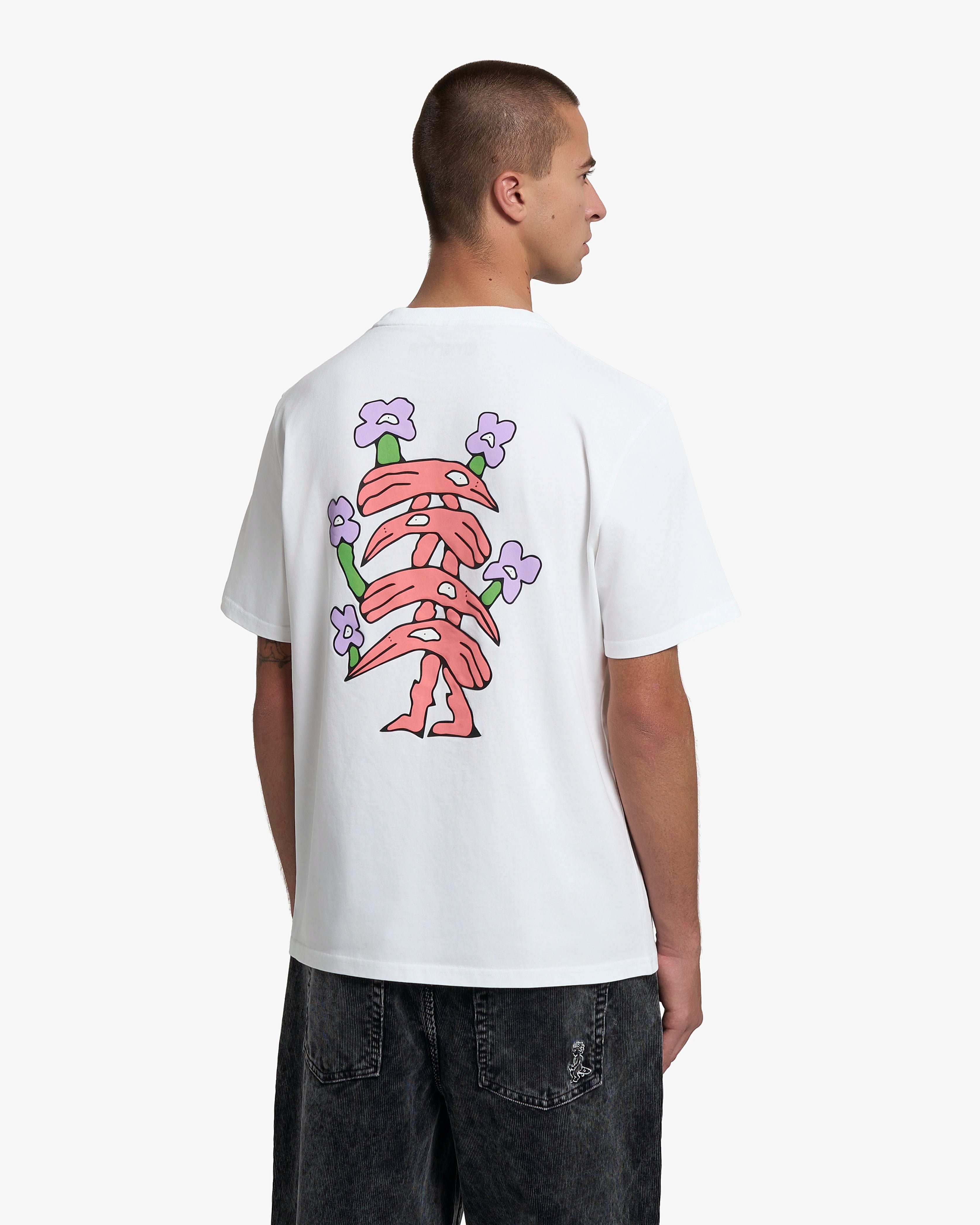 Artist Edition, limited release
100% cotton

White t-shirt
Artist collaboration artwork on the back
Ementa Dots logo embroidered on the front
Regular fit for everyday comfort
Heavyweight 240gsm fabric
Made in Portugal