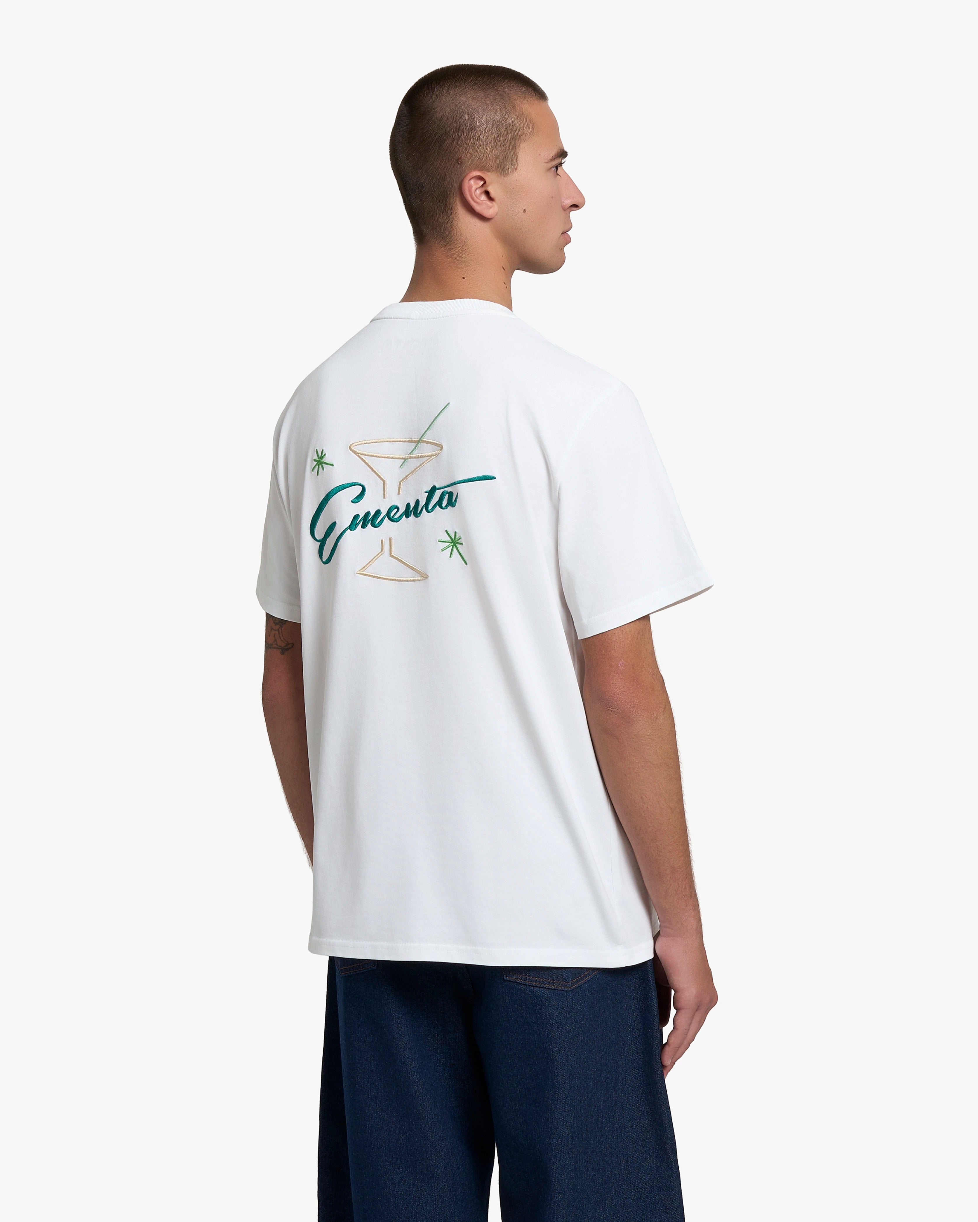 100% Soft Cotton for a comfortable, breathable feel
Embroidered 3D cocktail design for added texture and uniqueness
Regular fit for a classic, comfortable look
Crafted with care in Portugal