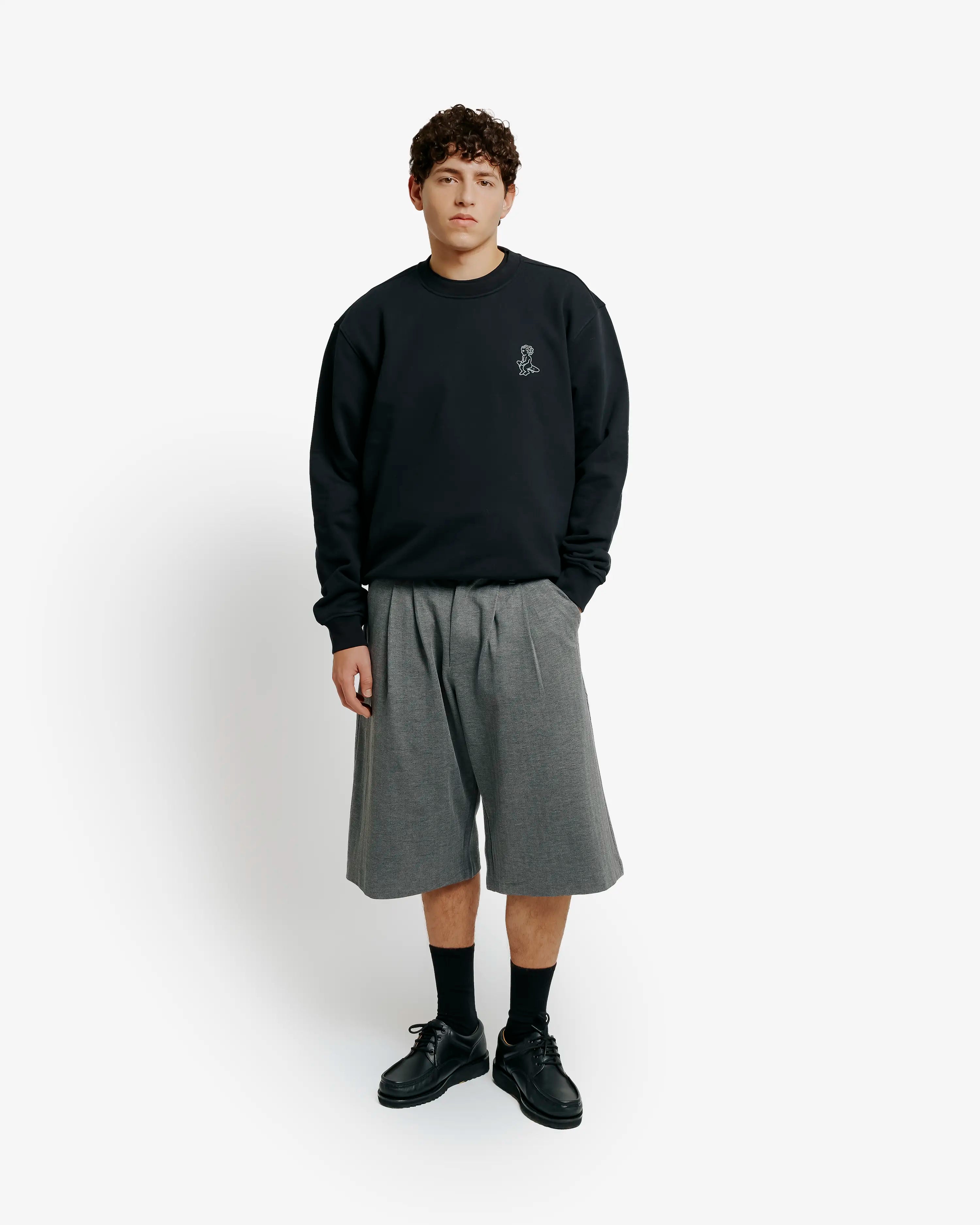 Sweatshirt crewneck
Regular fit
100% heavy cotton (480 gsm)
Embroidered Ikon logo on chest
Black color
Made in Portugal
Unisex