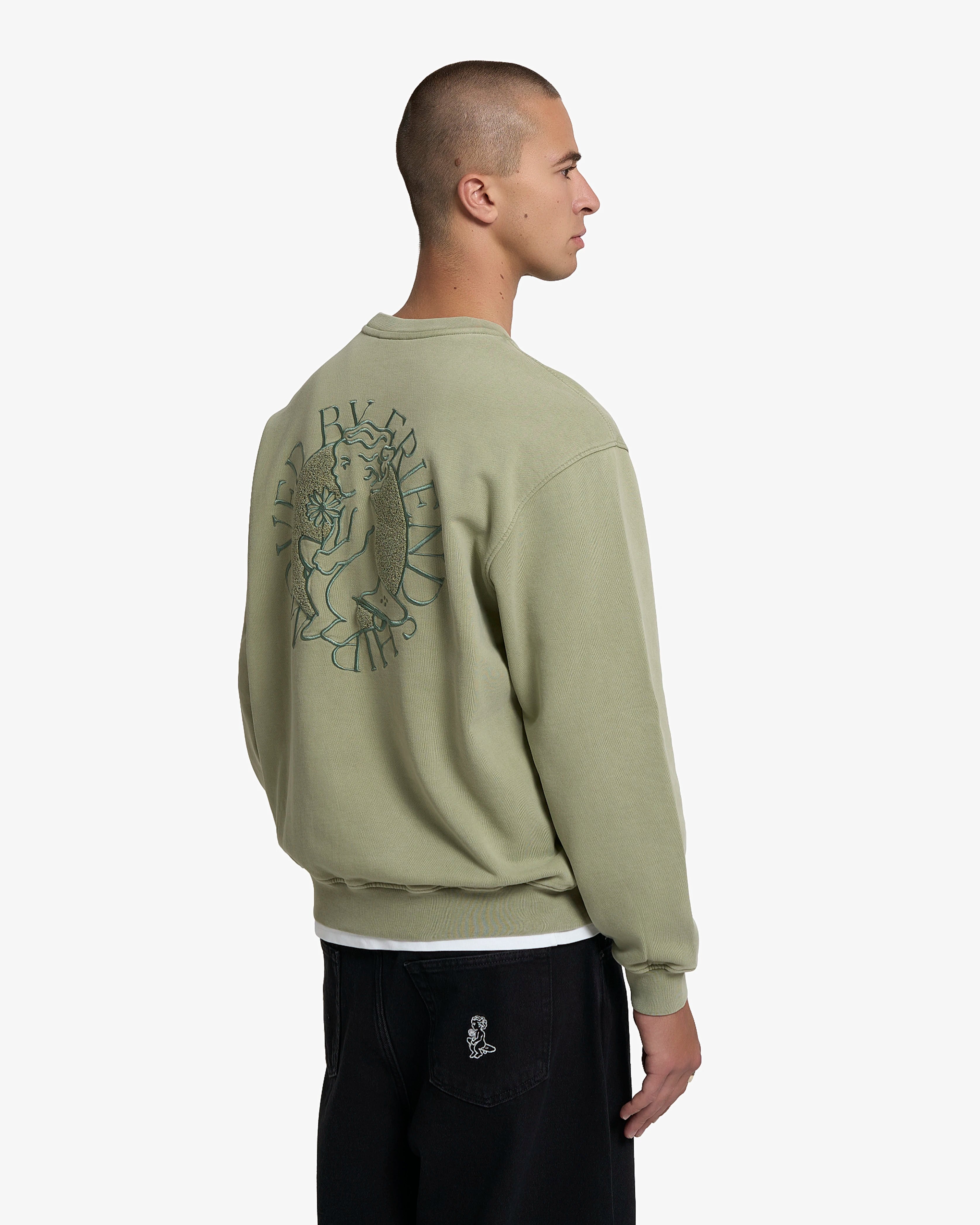 100% cotton fleece with washed surface creating a faded, textured appearance
Baggy fit with extra width through body and sleeves
Embroidered Ikon flower motif on the chest
Larger embroidered Ikon flower with “Moved by Friendship” text on the back
Pre-washed and pre-shrunk to reduce post-wash size change
Made in Portugal from soft, breathable cotton
Machine wash cold
Tumble dry low or air dry