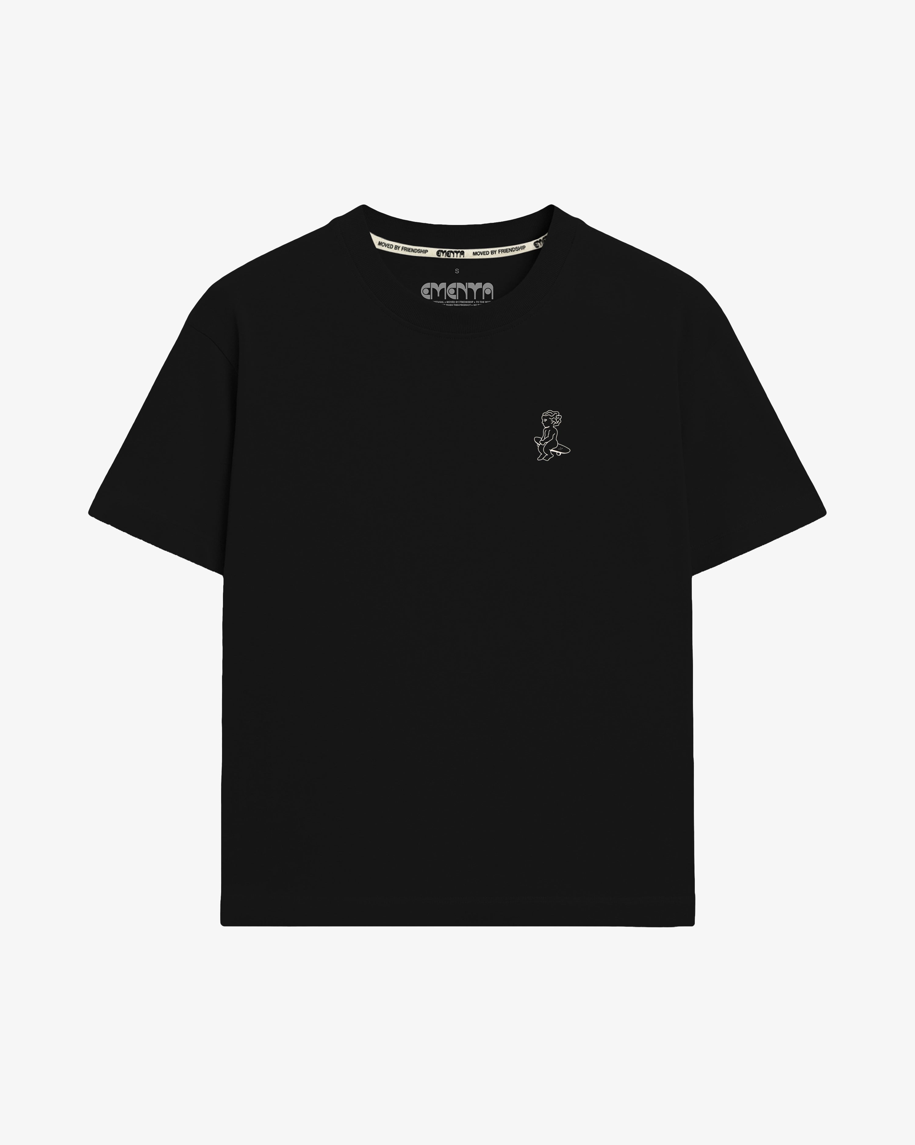 100% cotton with a soft, medium-weight feel
Regular fit for everyday ease
Classic cut with short sleeves
Small white Ikon logo embroidered on the chest
Crafted to retain shape wash after wash
Made in Portugal with quality attention