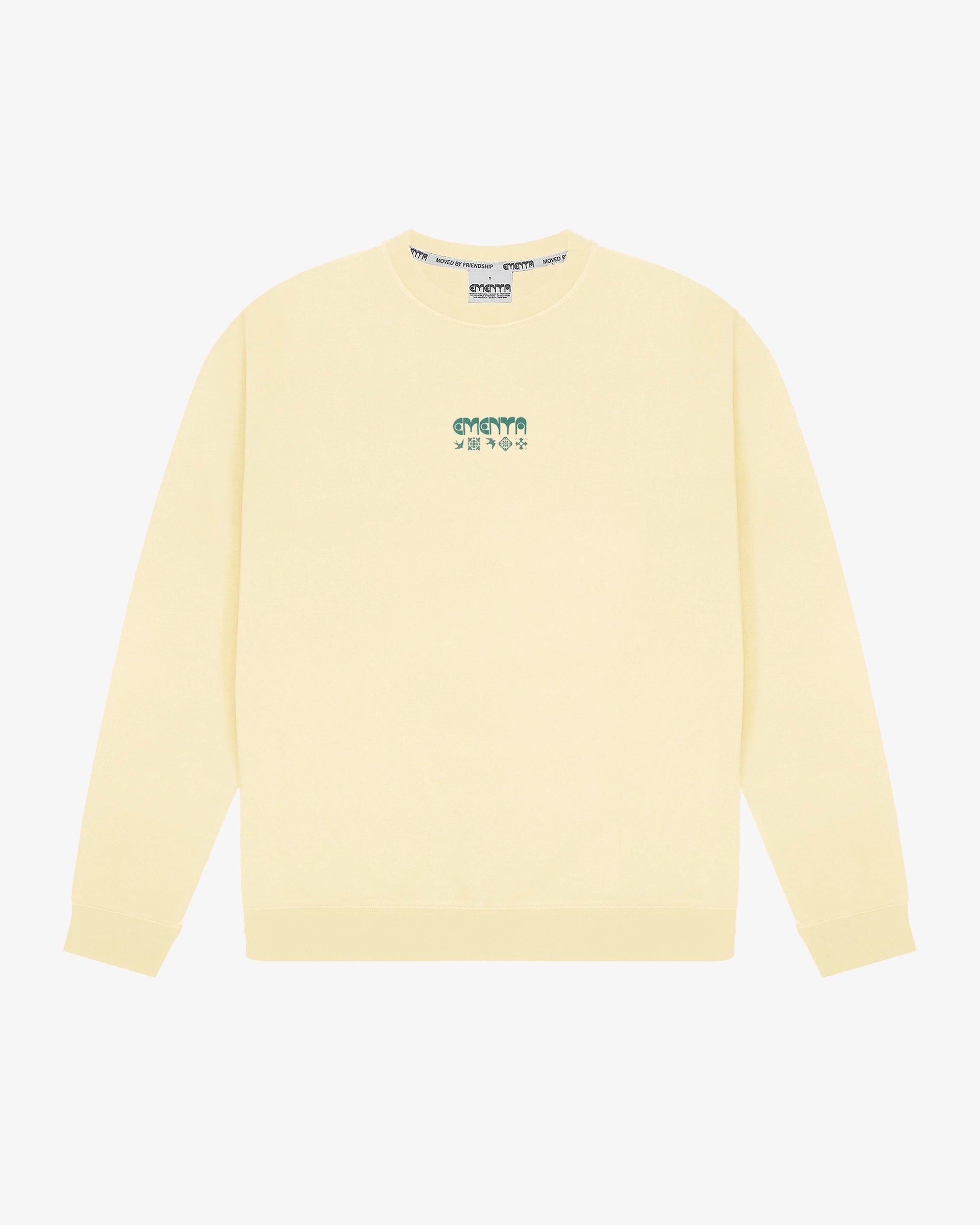 Crewneck sweatshirt
100% cotton
Regular fit with a relaxed silhouette
Heavyweight 500gsm cotton construction for structure and comfort
Ribbed collar, cuffs and hem
Graphic print on the back with “Lisa” design
Inspired by Lisbon’s classic tiles and swallows
Off white color
Made in Portugal