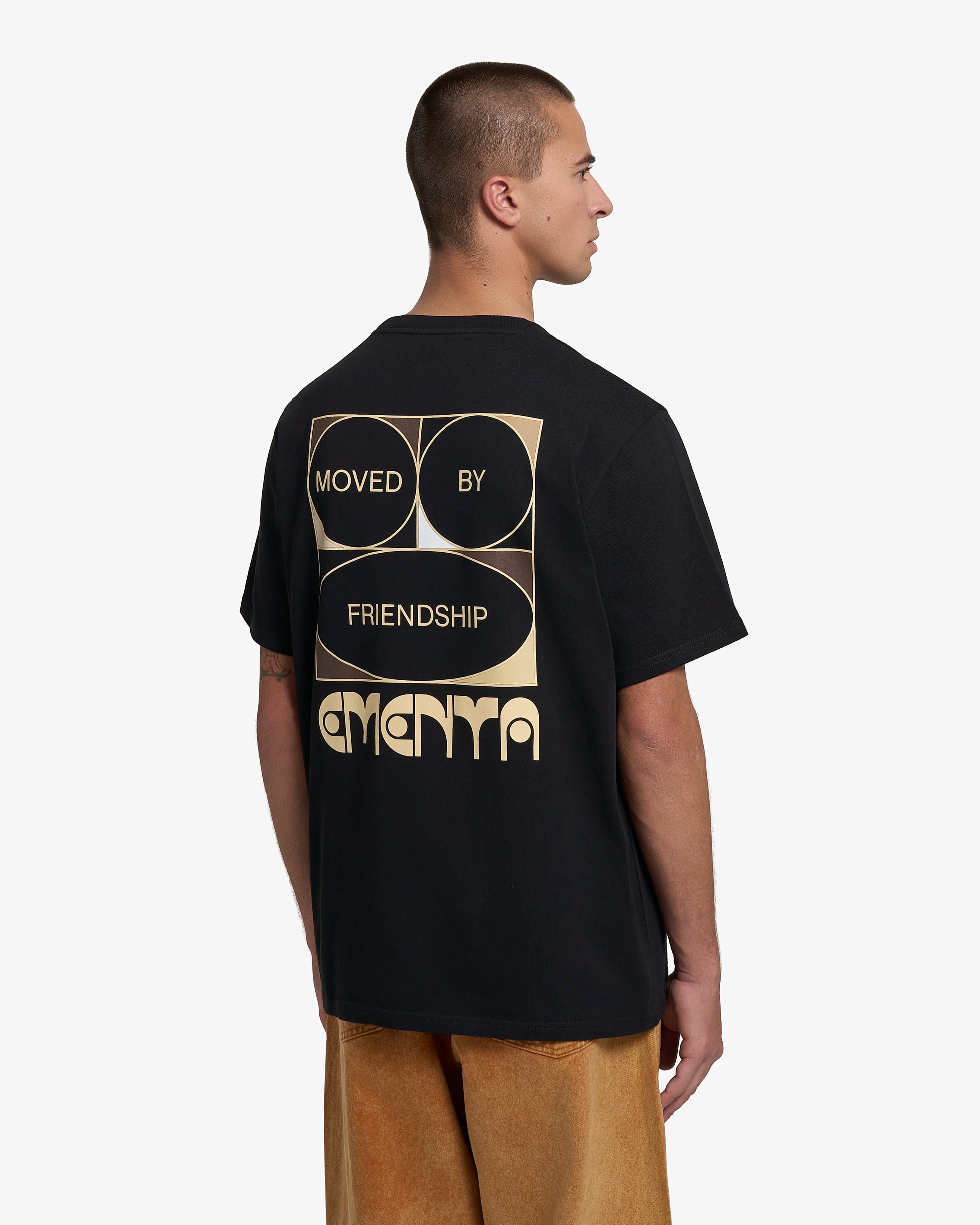 100% Cotton for comfort and durability
Rubber Embossed Print featuring Ementa's iconic motto "Moved By Friendship"
Soft, breathable fabric with a natural fit
Crafted with care and precision in Portugal